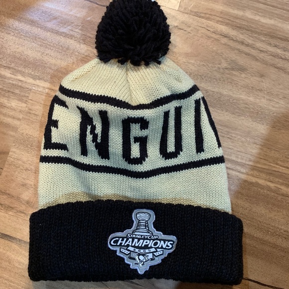 NHL Mitchell & Ness Championship Knit Hat One Size - Picture 1 of 3